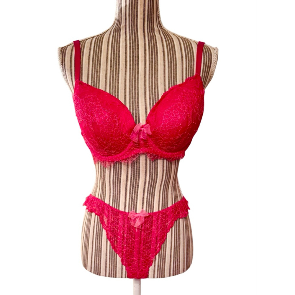 Victoria’s Secret Bright Red lace push up bra and thong set size 38C & medium